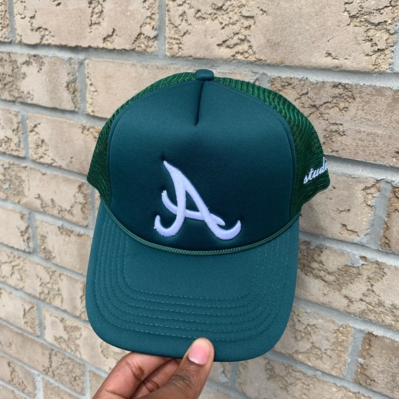 Green Atlanta Braves Trucker Hat - Picture 1 of 3